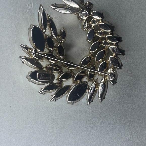 Sherman AB Rhinestone ‘prawn’ Brooch - Picture 9 of 10